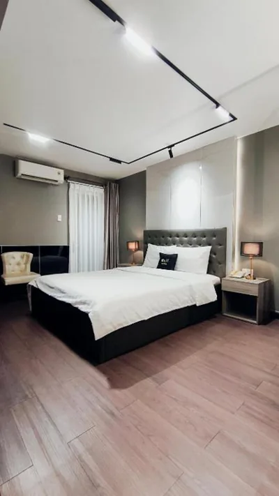 Deluxe Double Room with Balcony — M&H Lux Hotel